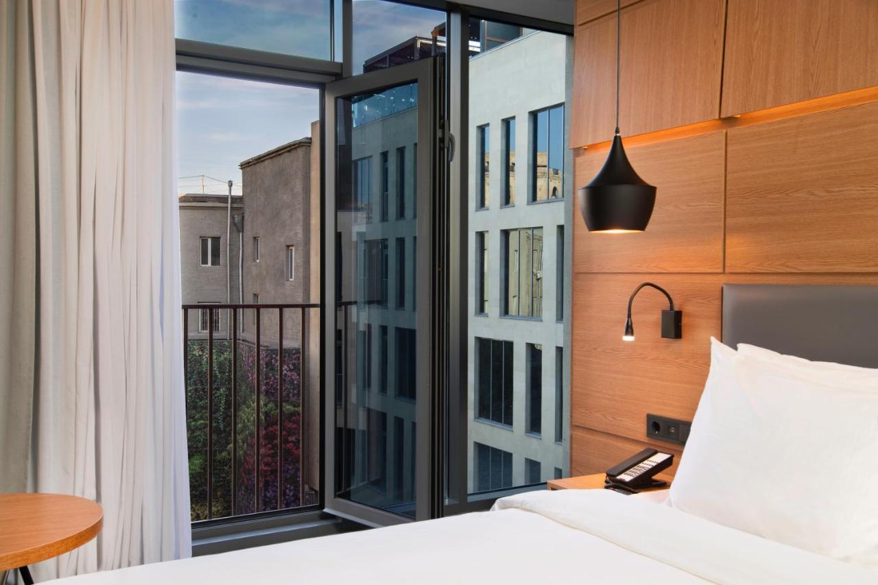 Holiday Inn Yerevan - Republic Square By Ihg Exterior photo